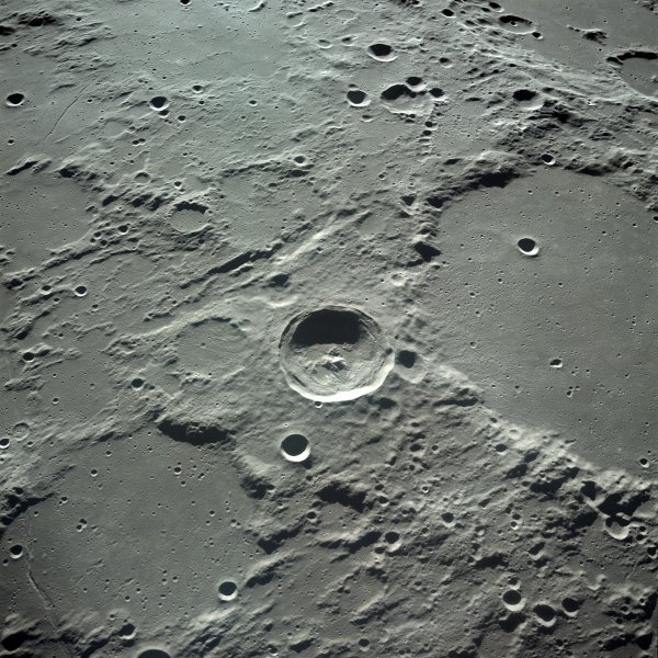 Кратер Птолемей на Луне