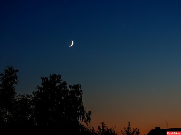 Венера и Луна фото