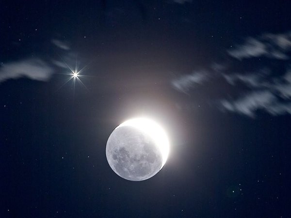 Венера и Луна на небе