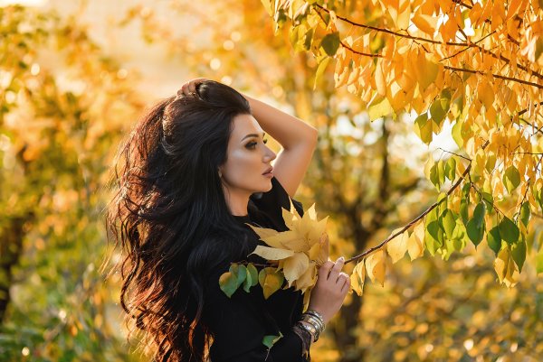 Красивые осенние девушки