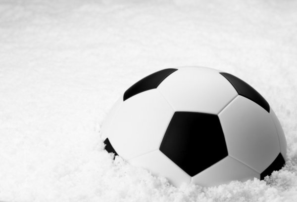 Зимний мяч