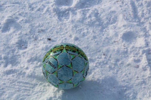 Футбол на снегу