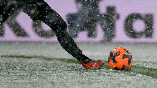 Футбол зимой