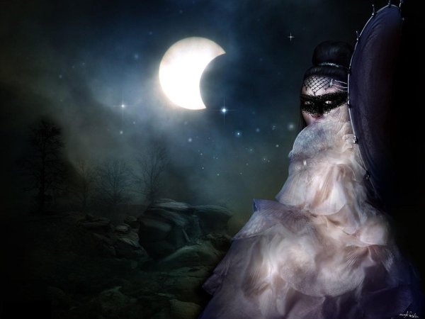 Девушка в белом мистика