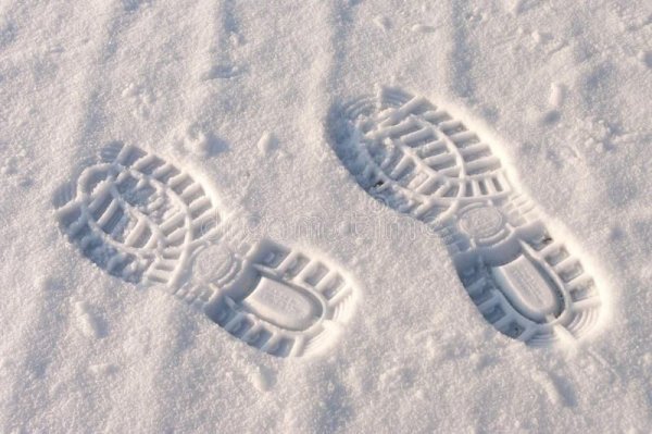 Отпечаток обуви на снегу