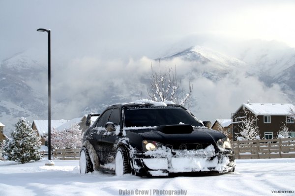 Машина в снегу