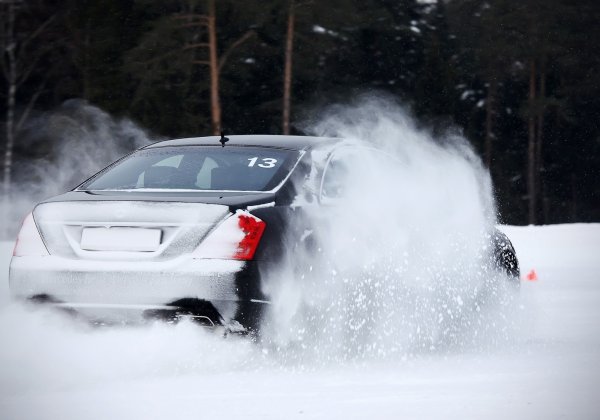 Машина в заносе