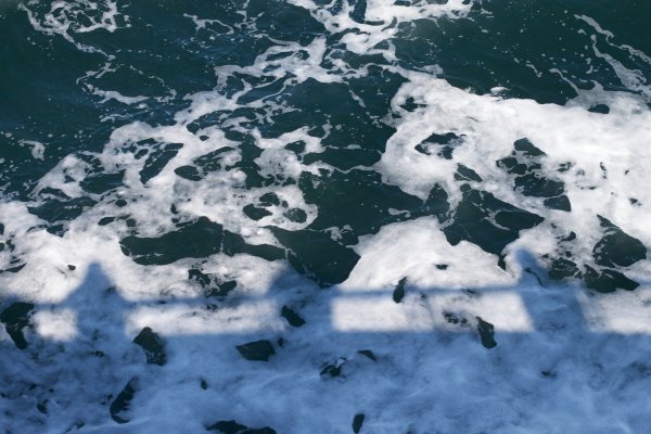 Снегопад на море