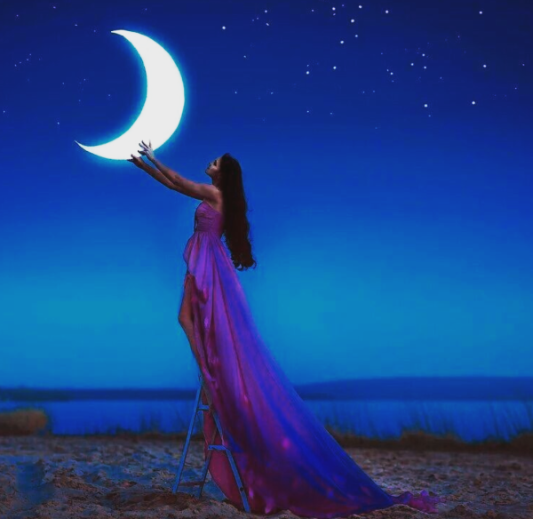 Лунная девушка