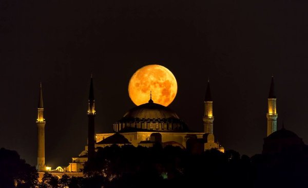 Мечети Турции полумесяц