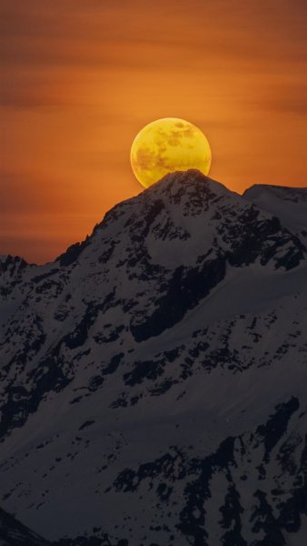 Луна обои
