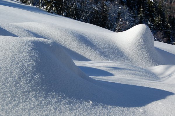 Снежные сугробы