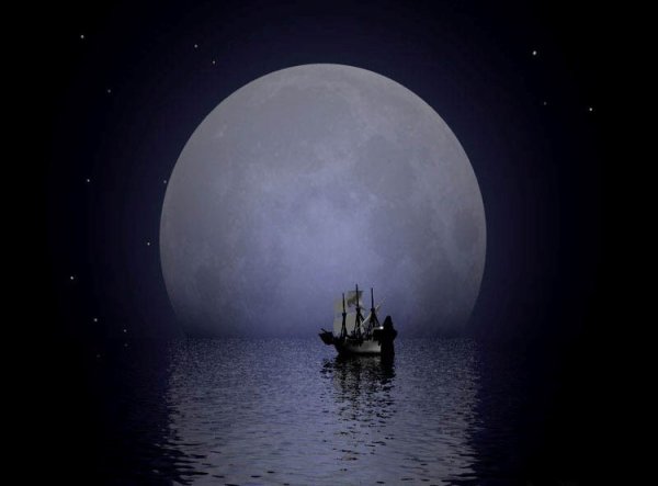 Корабль под луной