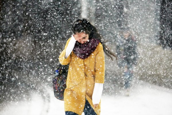 Сильный снег