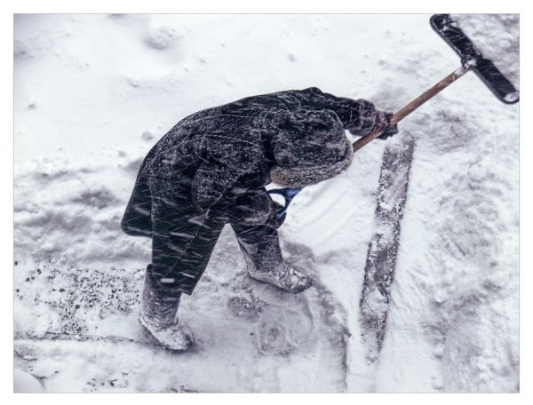 Прикольные лопаты для уборки снега