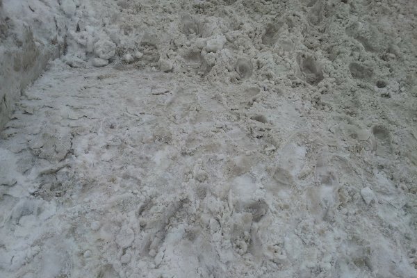 Грязный сугроб