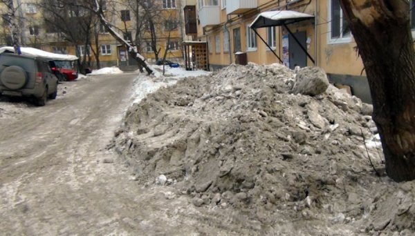 Грязный снег