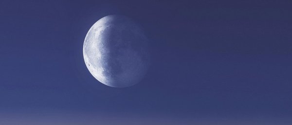 Третья молодая Луна