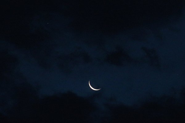 Ночное небо с месяцем