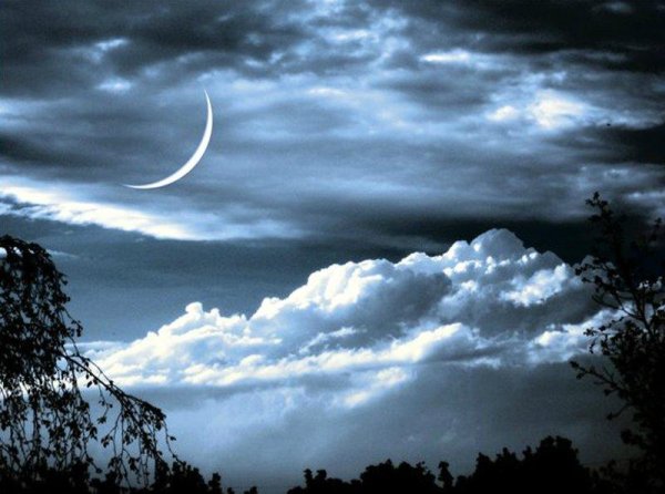Месяц на небе