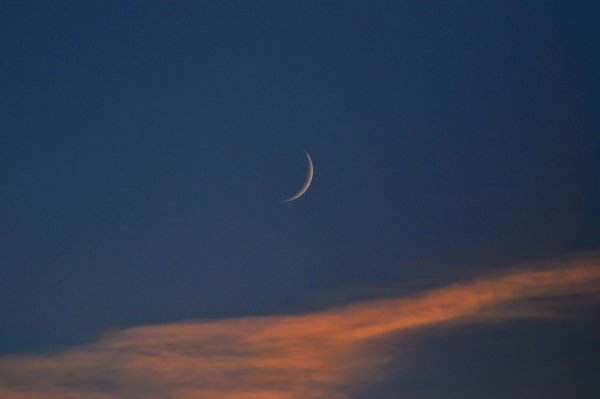 Месяц на небе