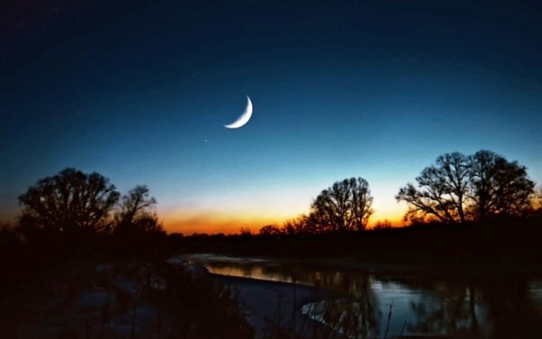 Ночь река месяц