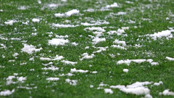 Весенняя травка со снегом для фотошопа