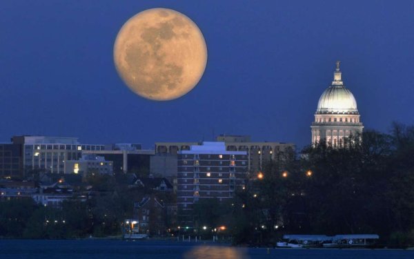 Суперлуние в Москве