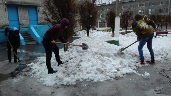 Уборка снега в садике