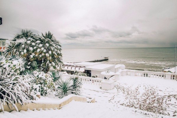 Пляж зимой