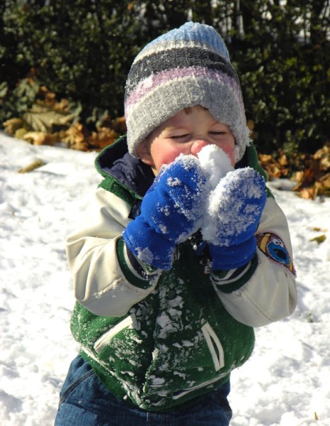 Мальчик в варежках