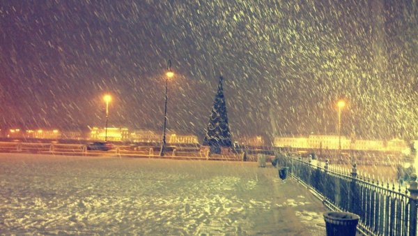 Снег над Петербургом