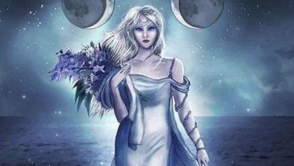 Богиня белой Луны
