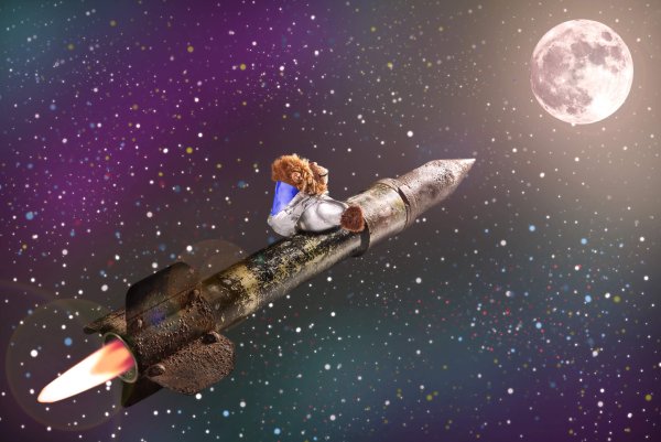 Ракета в космосе