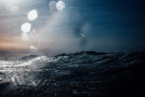 Ночное море волны