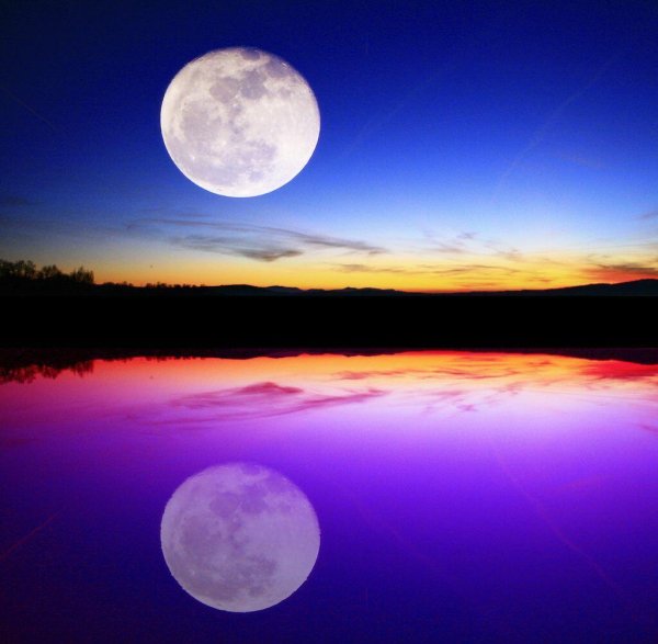 Яркая Луна