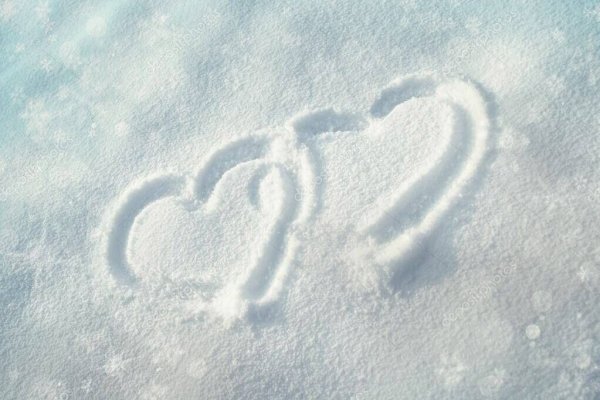 Сердце нарисованное на снегу