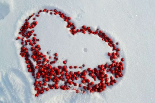 Сердечко на снегу