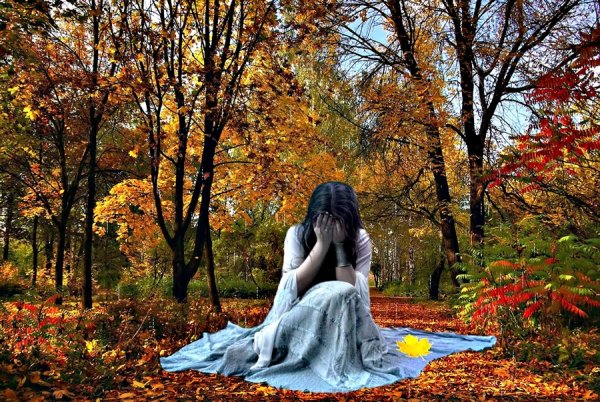Осень и печальная девушка