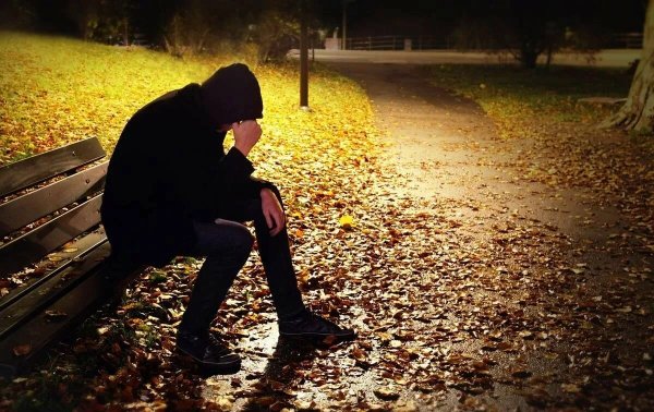 Грустный парень