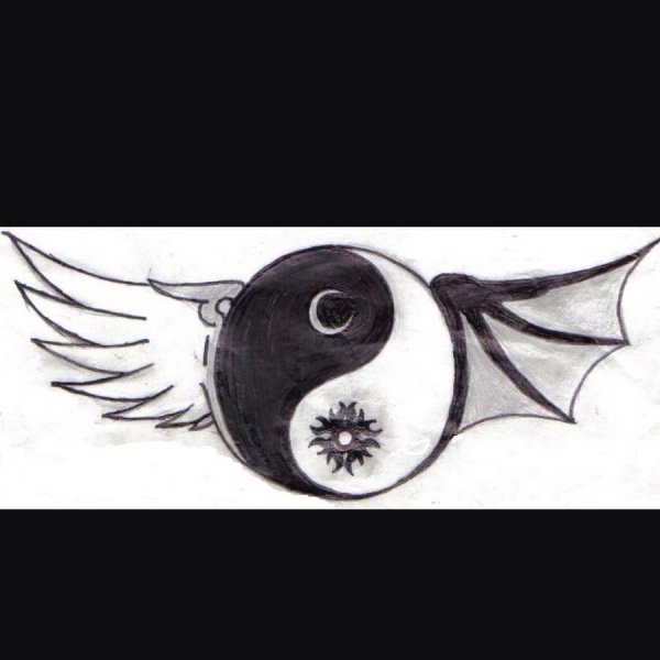 Тату Инь Янь с крыльями