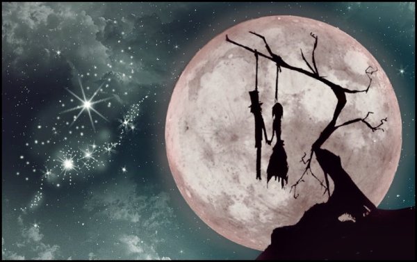 Девочка на качелях на фоне Луны