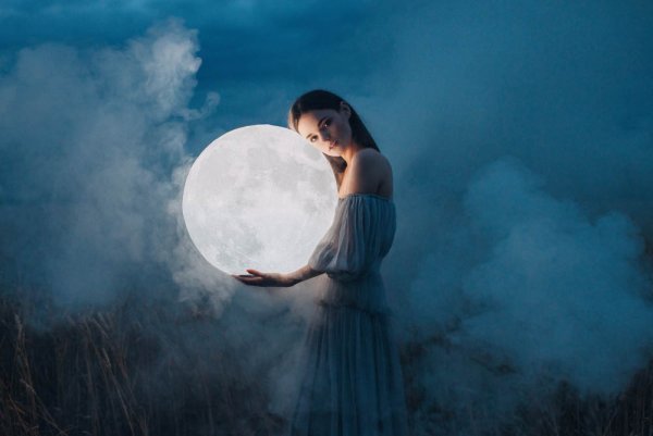 Лунная девушка