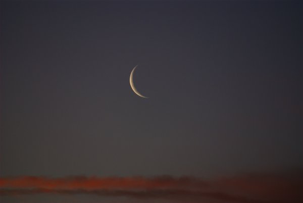 Новолуние на небе