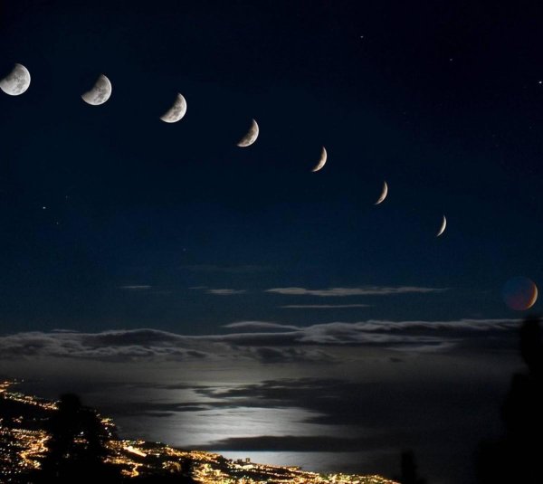 Месяц на небе