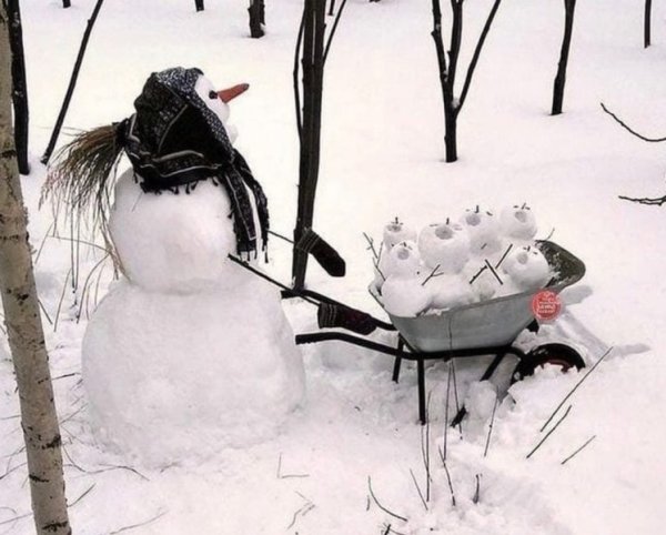 Снежная баба - мама Снеговик