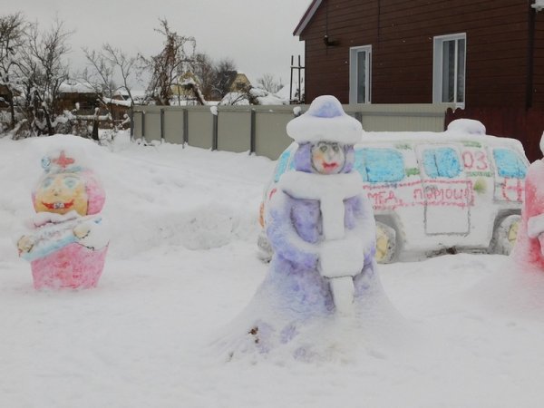 Фигуры из снега,Синезёрки