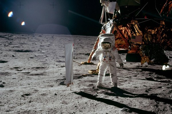 Нил Армстронг и Базз Олдрин «Аполлон – 11»