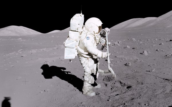 Человек на Луне
