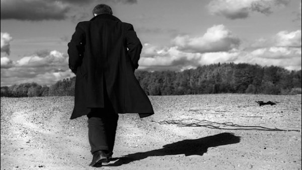 Уходящий мужчина